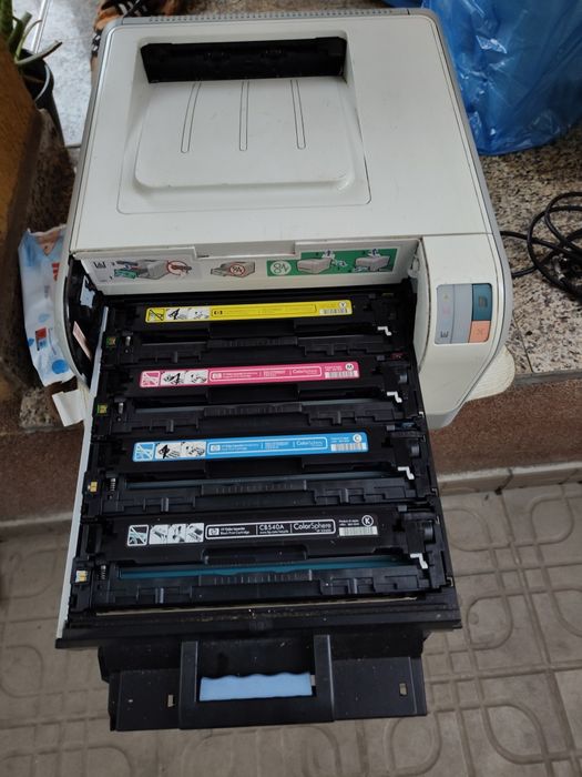 Imprimata HP Color LaserJet CP1215