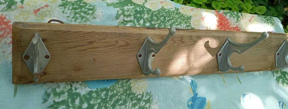 Вешалка настенная для рабочей одежды