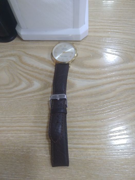 Продам часы золотой