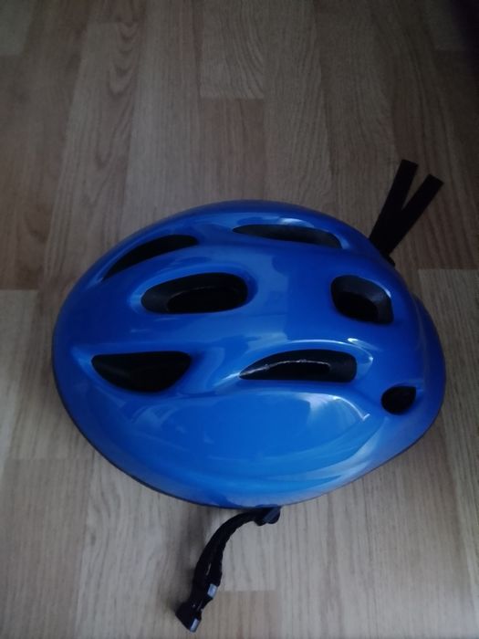 Vând bicicleta copii cu casca și trotineta copii
