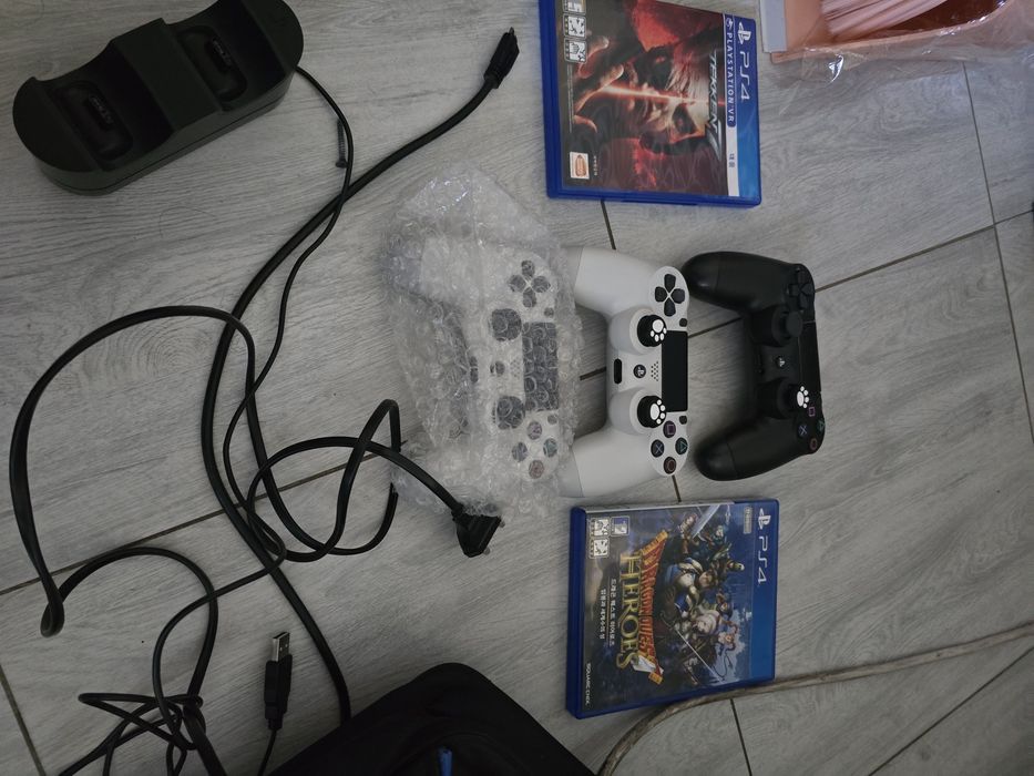 Продам  Sony PlayStation 4pro