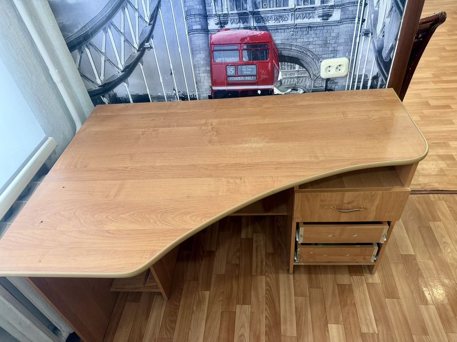 Столы разные, обувница, табуретки