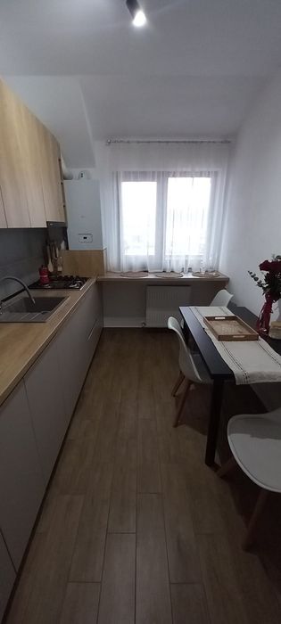 Închiriez apartament in Sanpetru