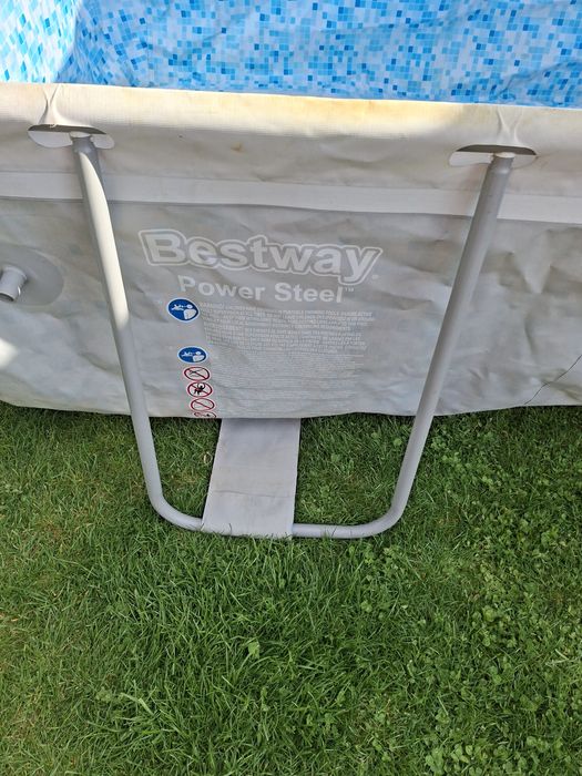 Piscină Bestway Power Steel 300x200x84 cm + pompă – stare bună