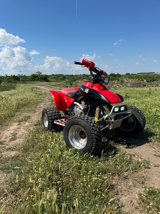 Vând ATV Quad pe benzină HONDA TRX 300 EX