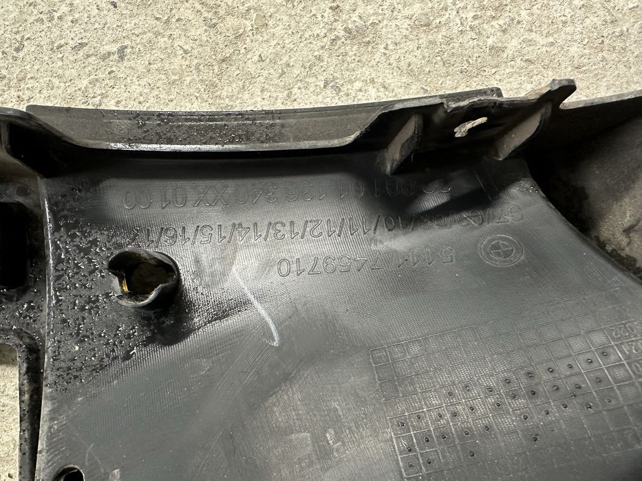 Suporti stânga dreapta  bară față bmw 1.f40.