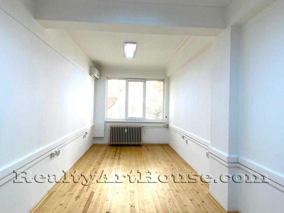 Дава се под наем Офис в София, Център - 145 кв.м за 1500 € - Снимка #2