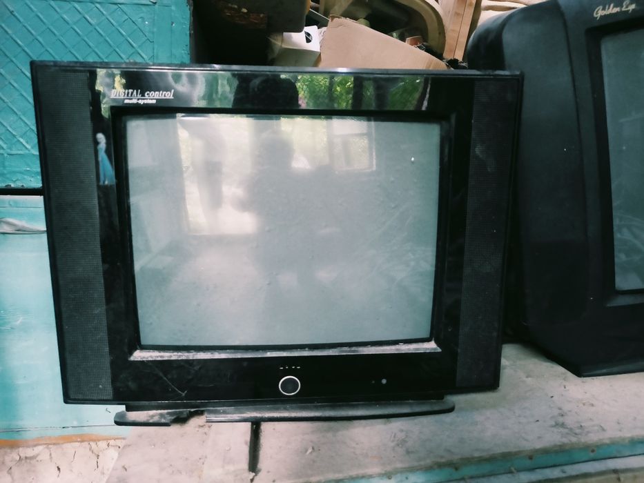 3. Televizor sotiladi
