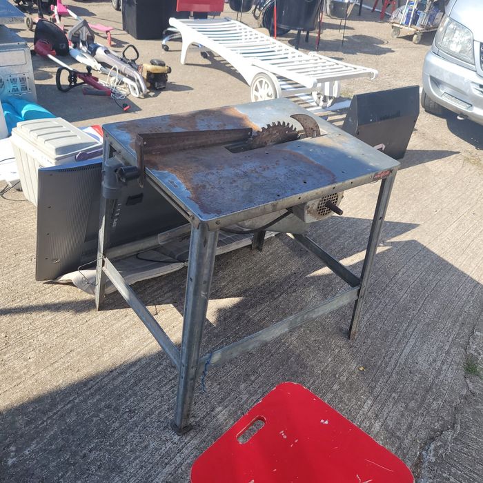 Motor trifazat cu masă
