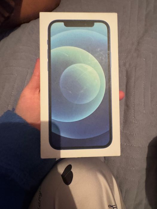 Айфон 12 с коробкой