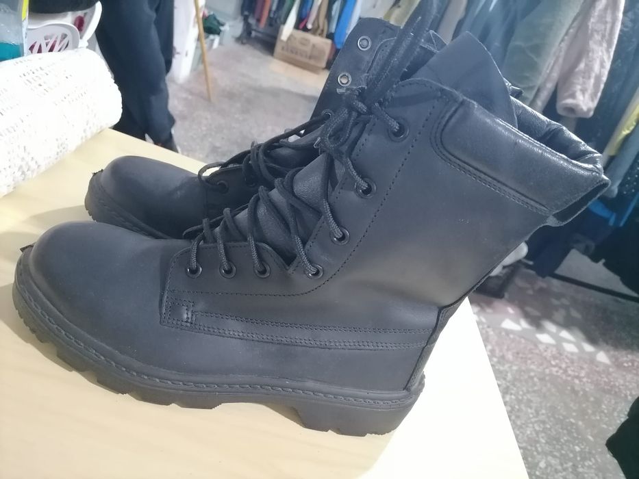 Bocanci piele cu bot de fier