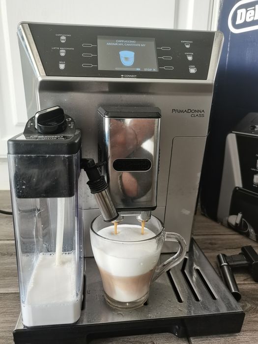 Aparat de cafea DeLonghi