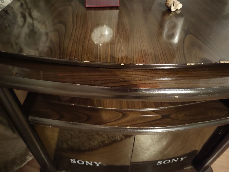 Журнальный столик полированный.