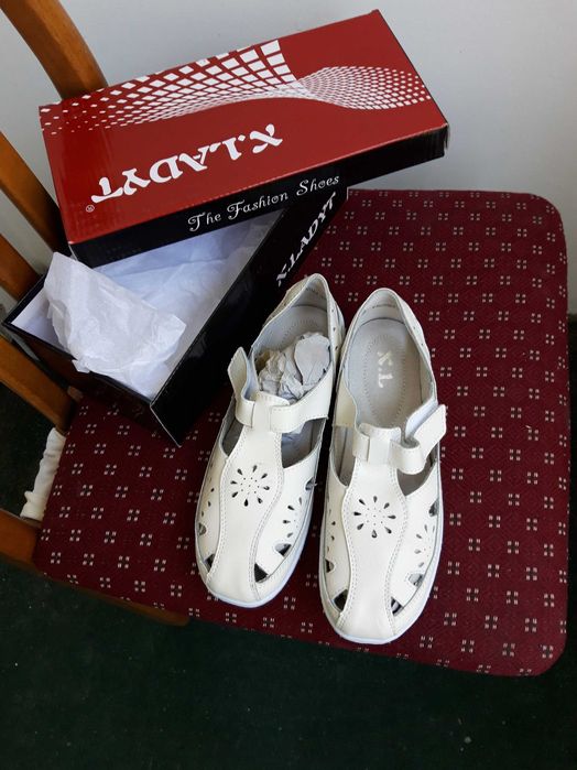 Босоножки женские