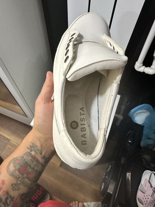 Tenesi Babista de piele