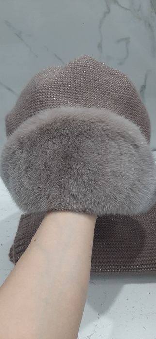 Продам шапку с шарфом