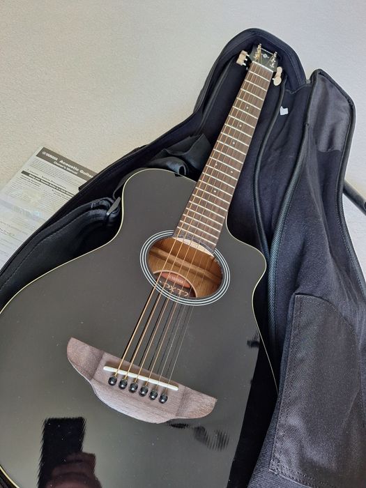 Chitara electro-acustica Yamaha