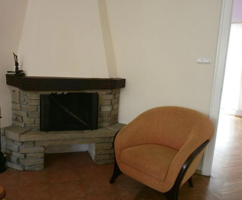 Дава се под наем Двустаен апартамент в София, Център - 82 кв.м за 650 € - Снимка #1