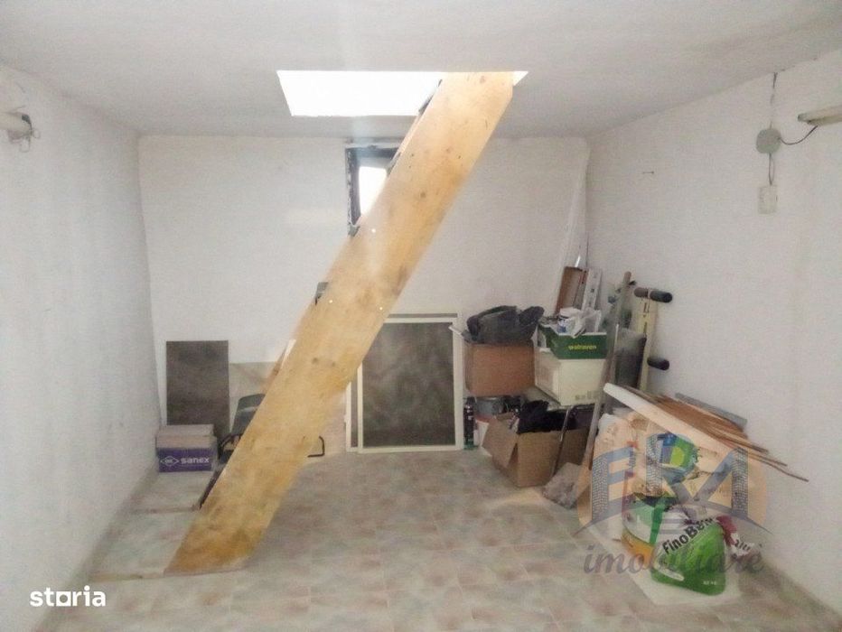 Apartament 1 camera, (30 mp+ un beci de 18 mp) Str Rogerius, Str. Sova
