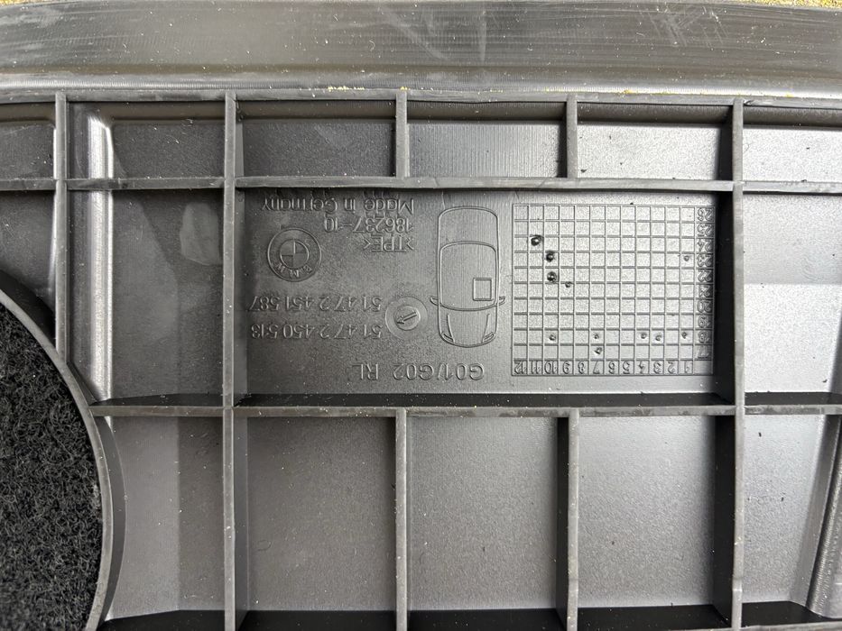 Гумени стелки за BMW X3 G01 пригинални за ДЕСЕН ВОЛАН