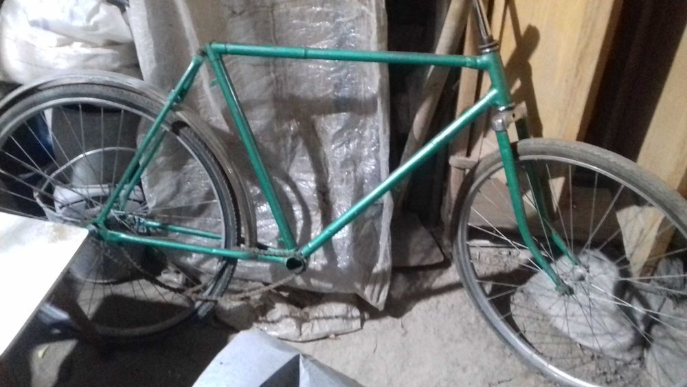 Продаются велосипеды оптом уралы где-то 3 штук..смотрите фото.звоните.