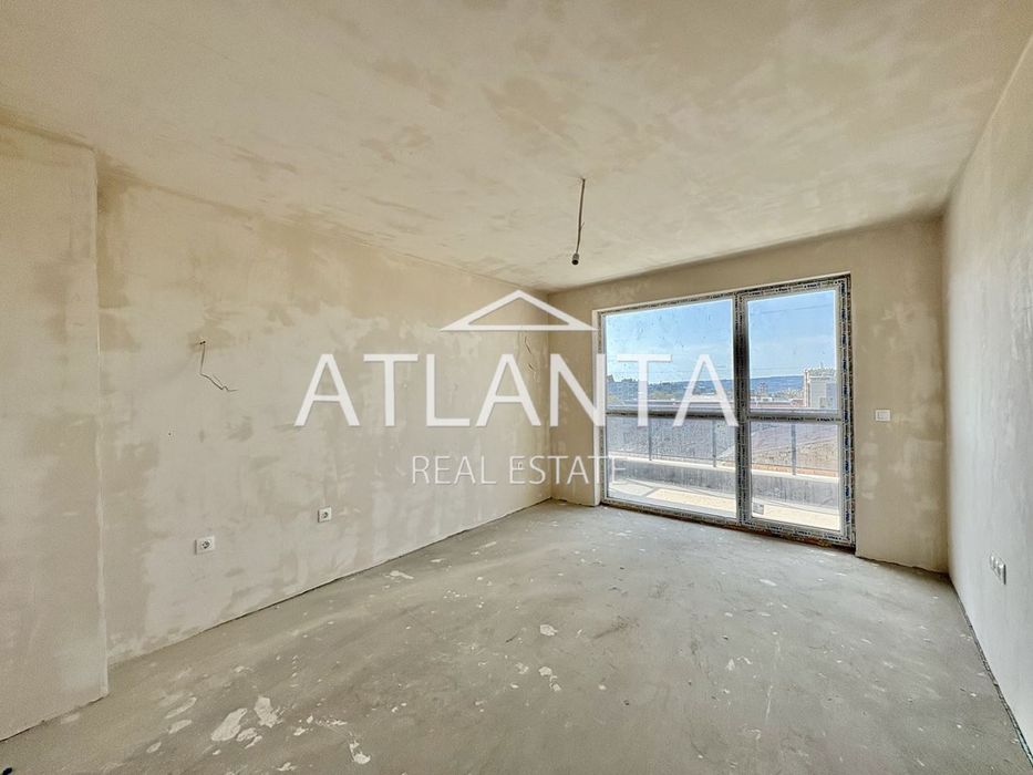 Продава се Тристаен апартамент в Варна, Владислав Варненчик - 122 кв.м за 1189 €/кв.м - Снимка #1