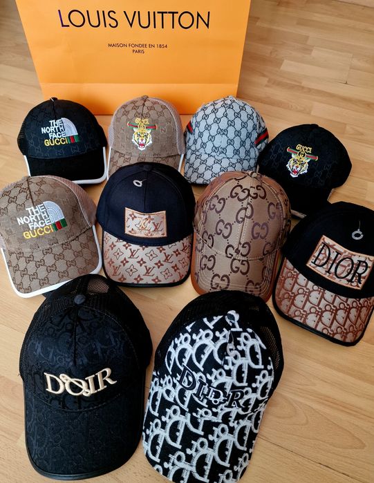 Sepci unisex, model reglabil, saculet, etichetă