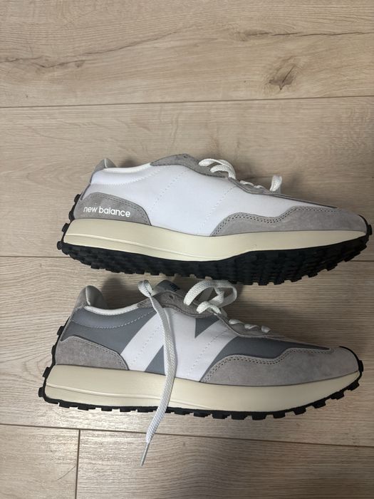 Adidași noi New Balance 327