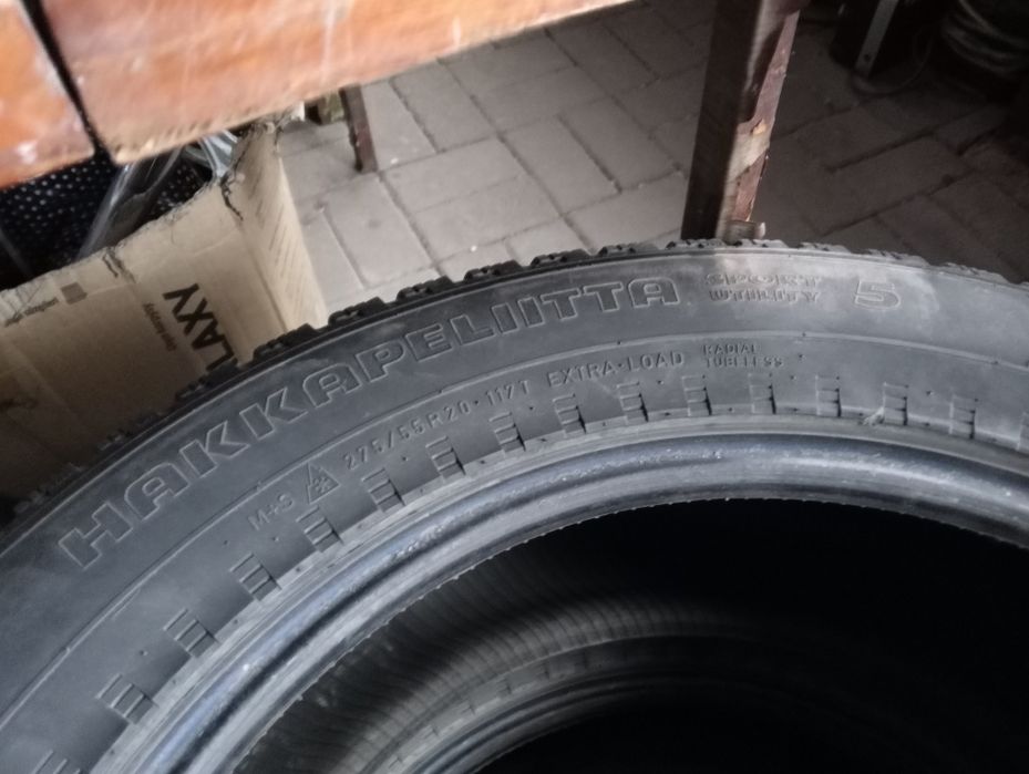 275/55/20 Nokian