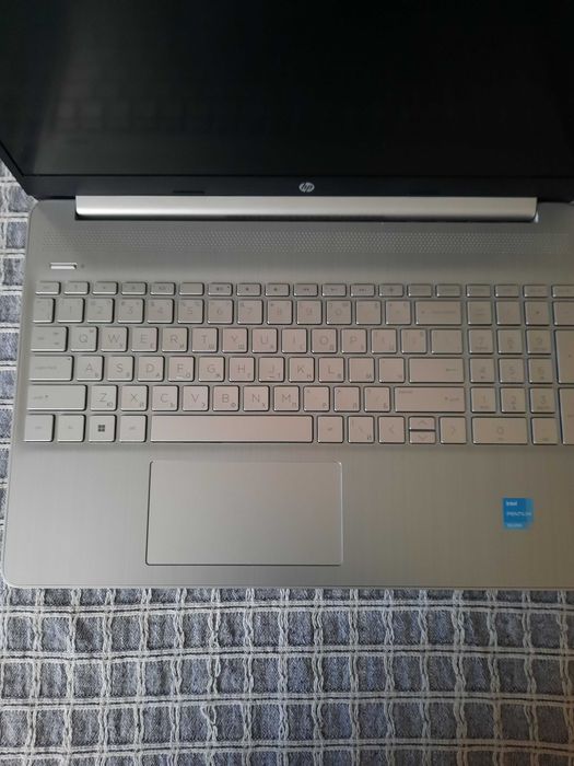 Лаптоп HP windows 11