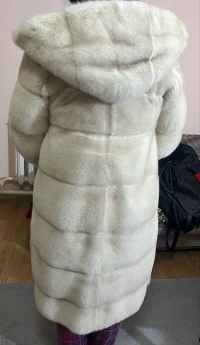 Продам шубу в отличном состояний