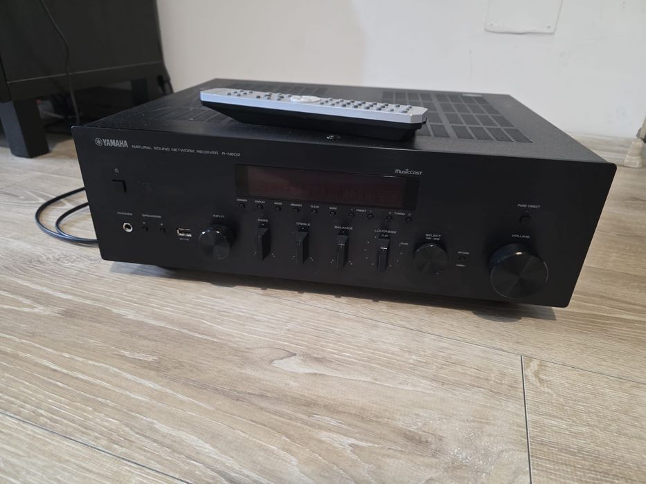 Receiver stereo Yamaha R-N602