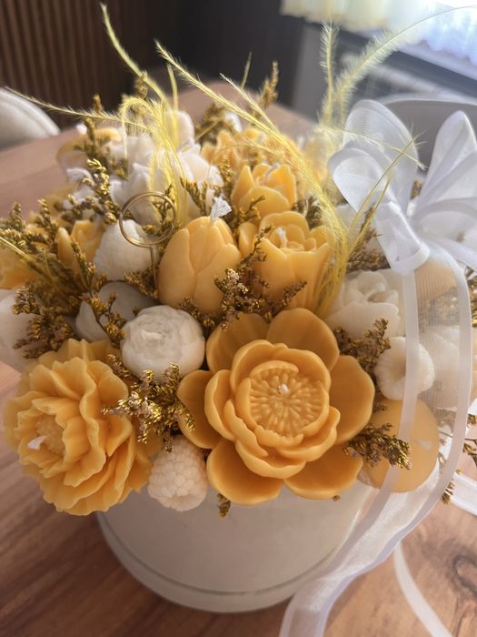 Букет от соеви свещи