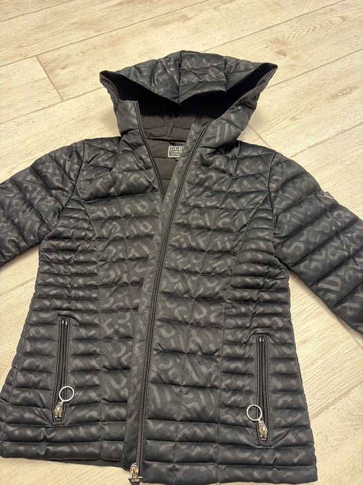 Дамски яке Guess
