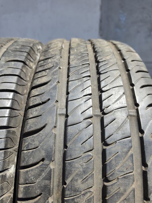 2 бр. летни гуми за бус  215/65/16C Uniroyal 7+ mm DOT 0920