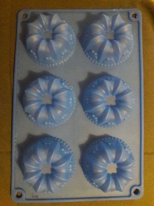 Forme / matrițe silicon inimă, brioşe rotunde, mini-chec 6 cavități