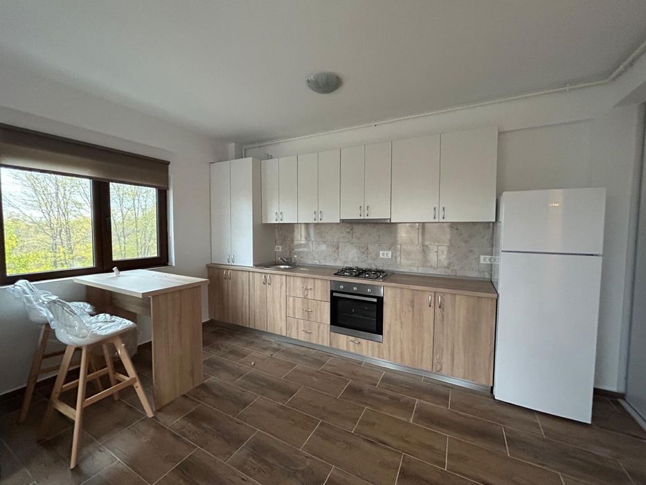 Închiriez garsonieră Otopeni Centru, bloc nou, loc de parcare inclus