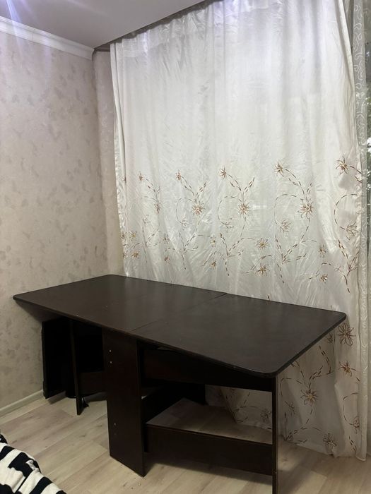 Продам стол книжка
