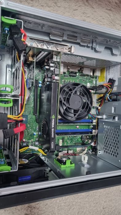 Unitate PC Fujitsu Xeon Quad Core e3-1230 v6/ 8GB RAM/Quadro K2200 4GB/SSD 256GB NVME/RW