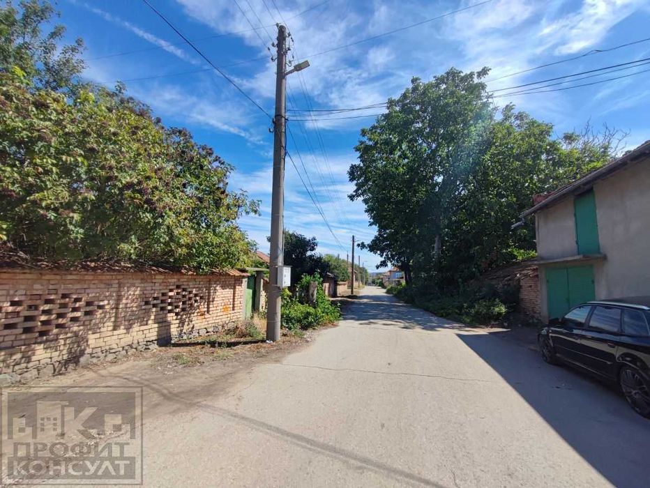 Масивна къща за продажба в с. Овча Могила