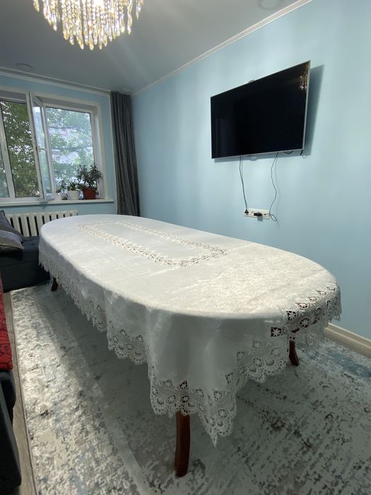 Стол для гостиной