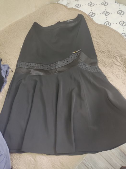 Продаю юбки и маечки