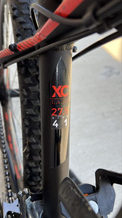 Vând bicicleta BULLS 27.5 sharptail.