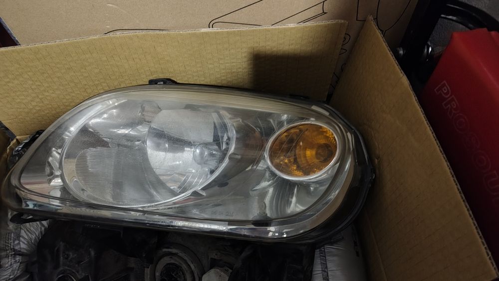 Продавам фарове за Chevrolet HHR