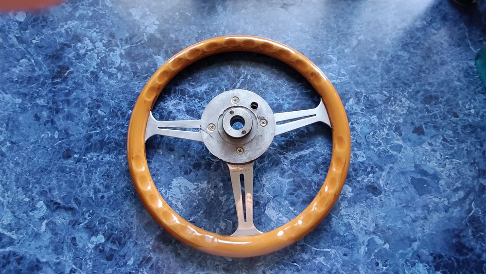 Продам деревянный руль