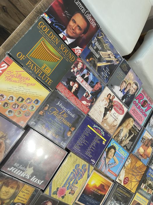 Колекция оригинални компакт дискове