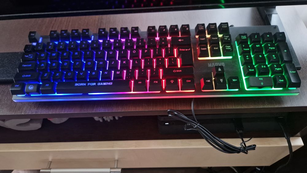Tastatura si casti noi gamming cu lumini