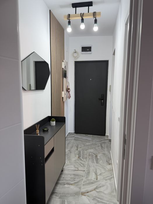 Închiriez apartament