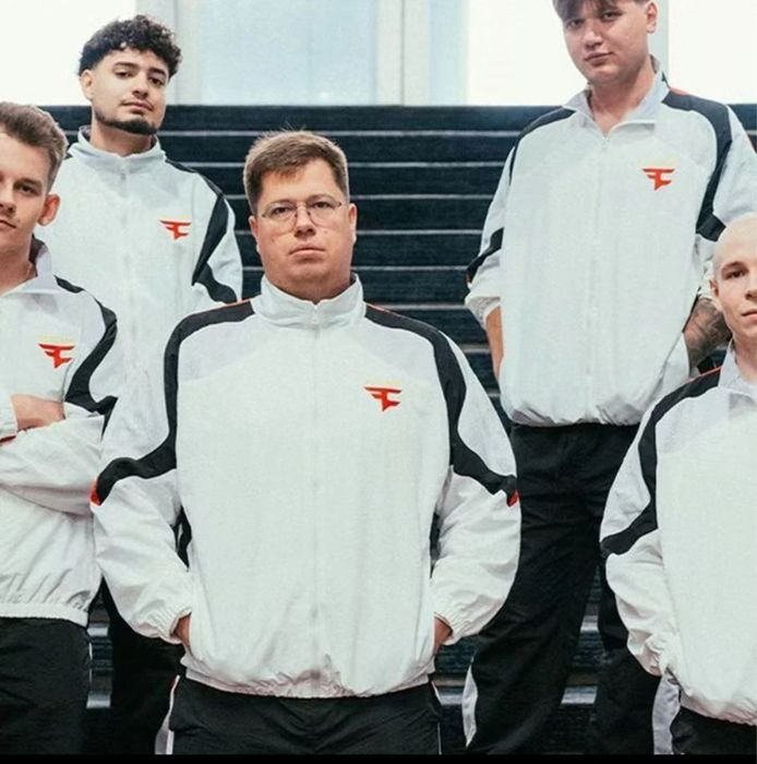 Faze clan куртка