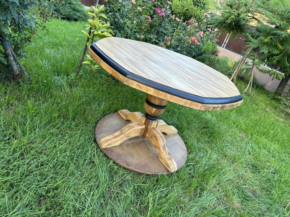 Masă din lemn masiv